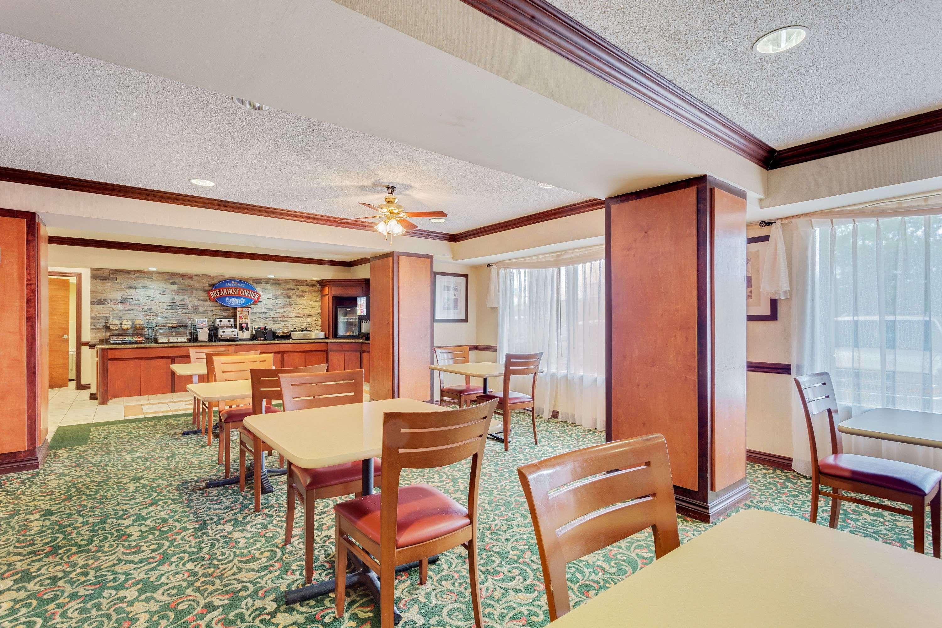 Baymont By Wyndham Kalamazoo East Dış mekan fotoğraf